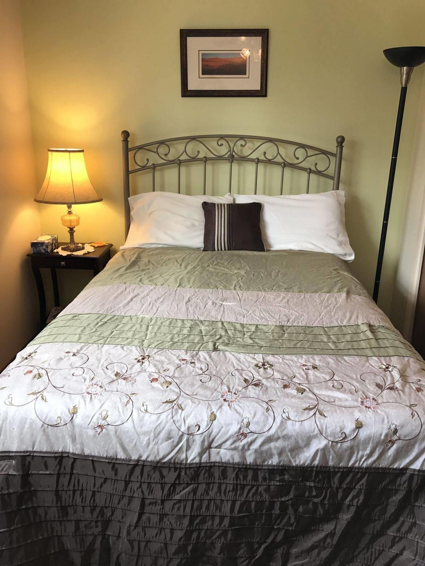 Wild Rose Bed & Breakfast Саскатун Экстерьер фото